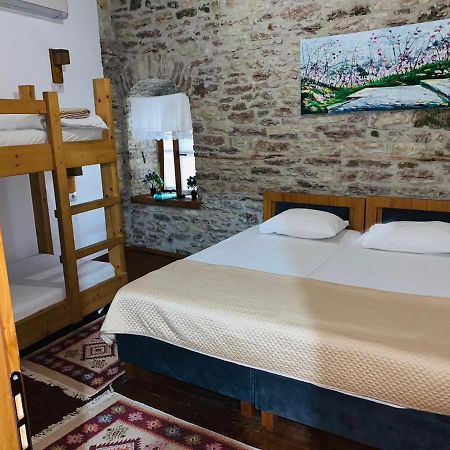 Guest House And Hostel Val-Mar Gjirokastër Eksteriør billede